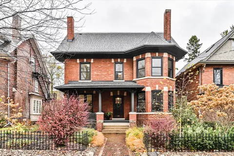 6 Lyall Ave, Toronto, ON M4E 1V8
