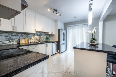 32 Sadlee Cove Cres, Toronto, ON M1V 1Y4