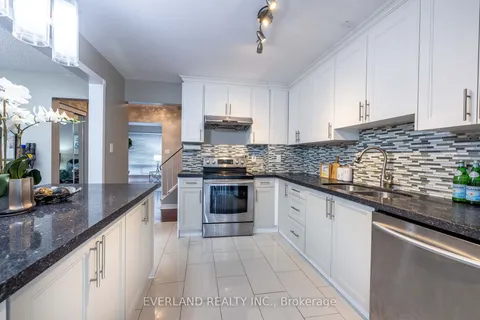 32 Sadlee Cove Cres, Toronto, ON M1V 1Y4