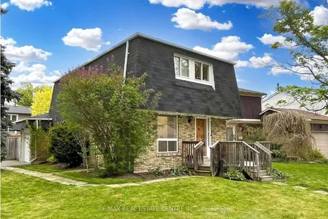 25 Ivanic Court, Whitby, ON L1N 6E3