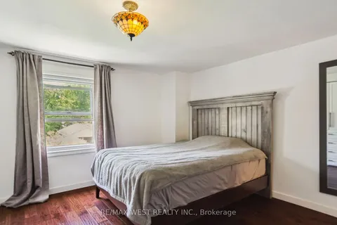 68 Hastings Ave, Toronto, ON M4L 2L2