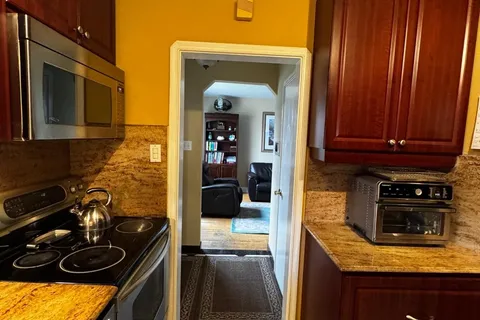 19 Honey Dr, Toronto, ON M1R 3S3
