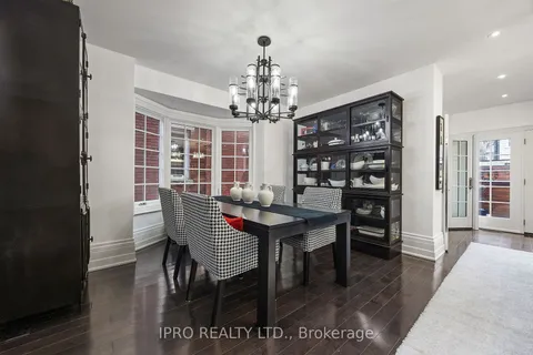 20 Fairview Blvd, Toronto, ON M4K 1L9