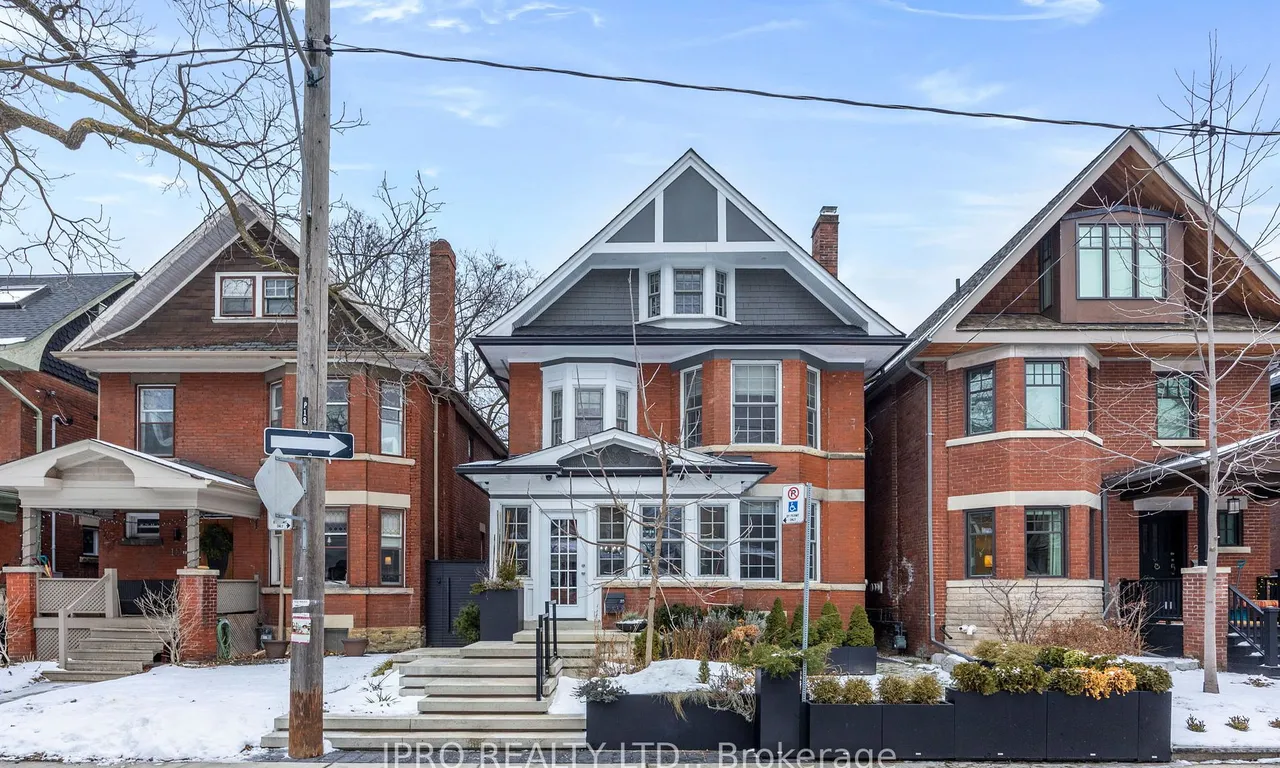 20 Fairview Blvd, Toronto, ON M4K 1L9