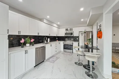267 Swindells St, Clarington, ON L1C 5G7