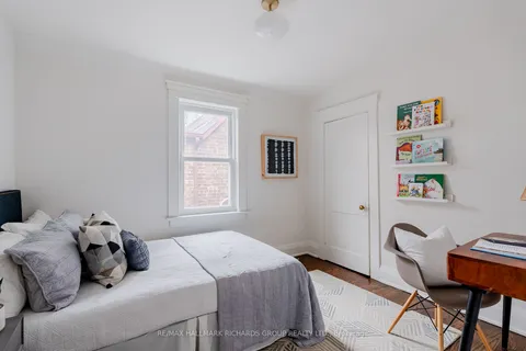 35 Kingsmount Park Rd, Toronto, ON M4L 3L2