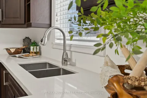 45 Guildwood Dr, Clarington, ON L1C 5C7