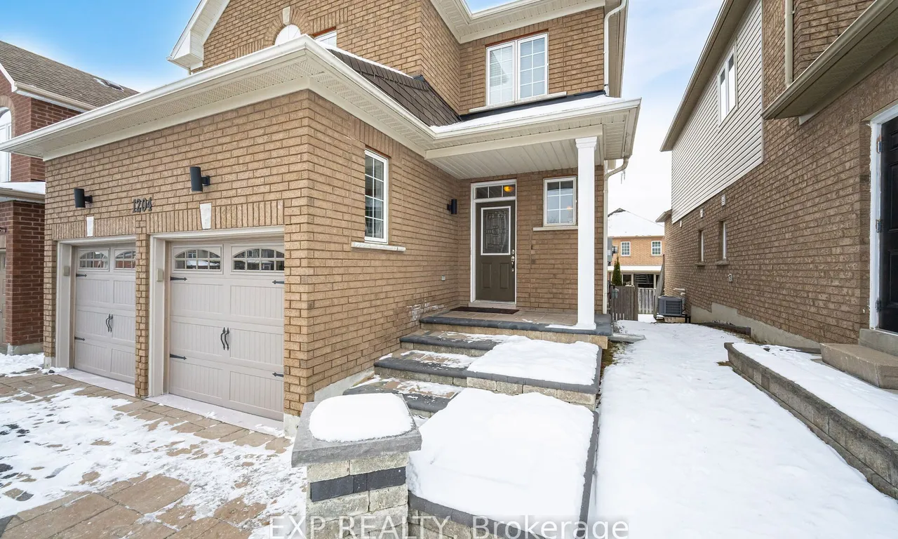 1204 Langley Circ, Oshawa, ON L1K 0E2