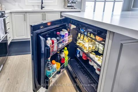 384 Northglen Blvd, Clarington, ON L1C 7E2
