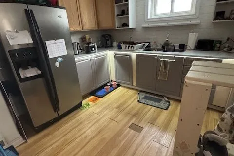 1101 Cloverdale St, Oshawa, ON L1H 4E3