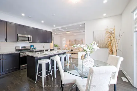22 Ogston Cres, Whitby, ON L1P 0G9