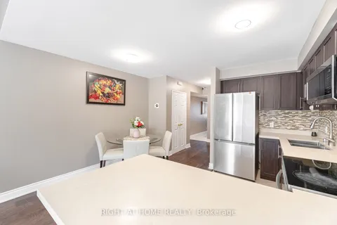 2525 Gerrard St, Toronto, ON M1N 1W9