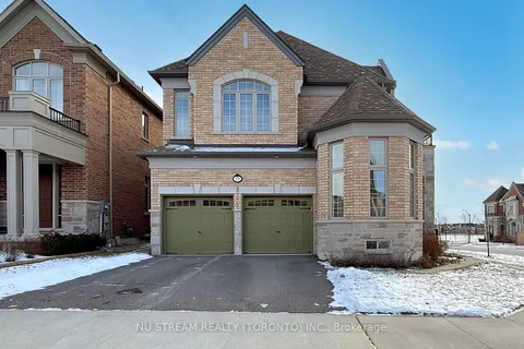 72 St Ives Cres, Whitby, ON L1P 0C5