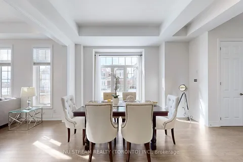 72 St Ives Cres, Whitby, ON L1P 0C5