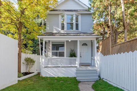 106 Willow Ave, Toronto, ON M4E 3K3