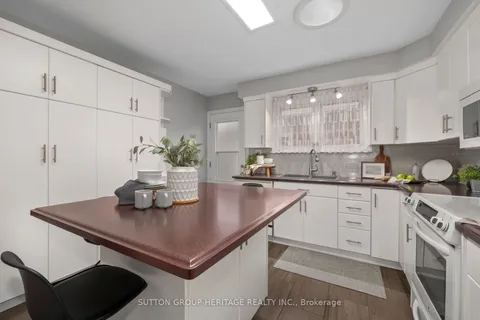 5 Swanston Cres, Ajax, ON L1S 3J5