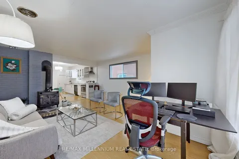 153 Elgin St, Oshawa, ON L1G 1T4