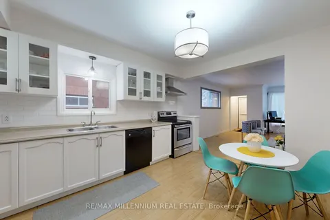 153 Elgin St, Oshawa, ON L1G 1T4