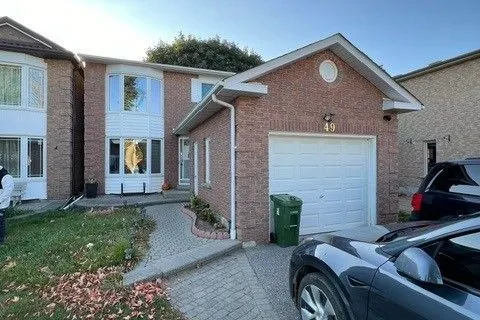 49 Halfmoon Square, Toronto, ON M1C 3V4