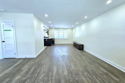 40 Hill Crescent, Toronto, ON M1M 1J2