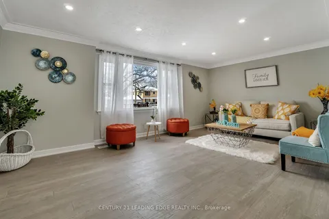 773 Somerville St, Oshawa, ON L1G 4J4