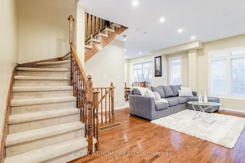 74 Stagecoach Circ, Toronto, ON M1C 0A1