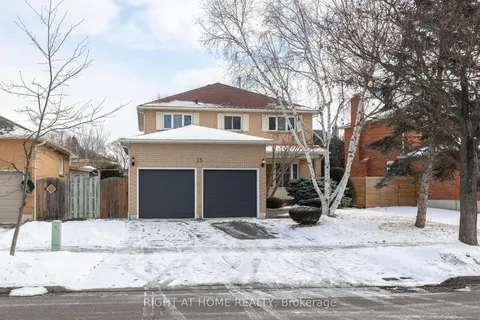 15 Ribblesdale dr Drive, Whitby, ON L1N 6Z3