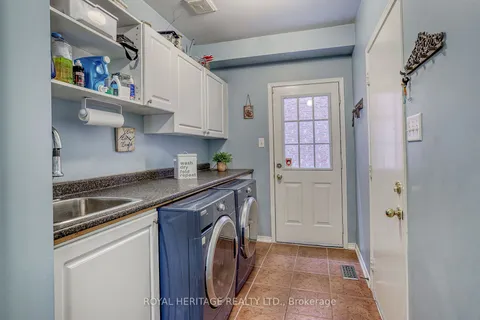 1563 Spencely Dr, Oshawa, ON L1K 0A7