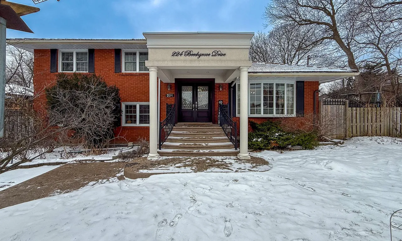 224 Beechgrove Dr, Toronto, ON M1E 3Z5