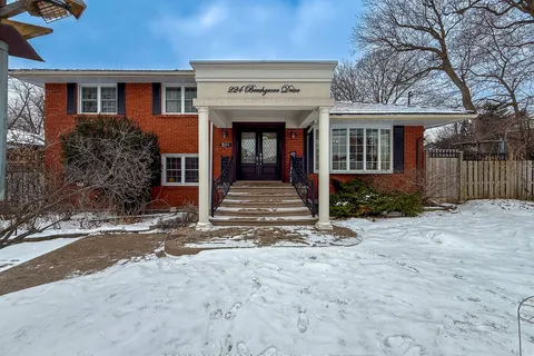 224 Beechgrove Dr, Toronto, ON M1E 3Z5