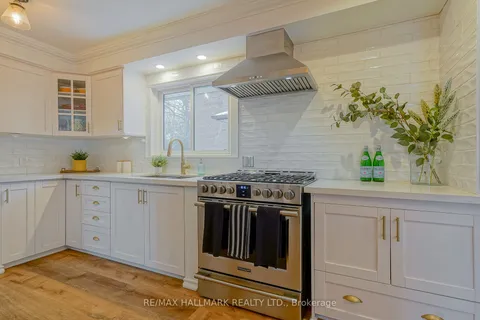 224 Beechgrove Dr, Toronto, ON M1E 3Z5