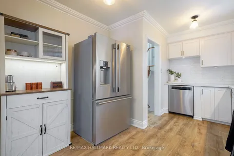 224 Beechgrove Dr, Toronto, ON M1E 3Z5