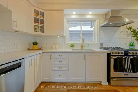 224 Beechgrove Dr, Toronto, ON M1E 3Z5