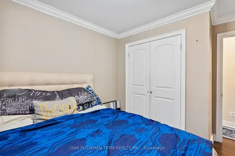 210 Wilson Rd, Oshawa, ON L1H 6C3