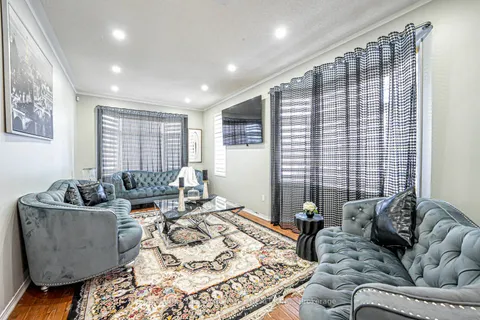 145 Woodbine Pl, Oshawa, ON L1L 1C5