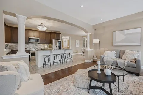 25 Jarrow Cres, Whitby, ON L1M 0G9