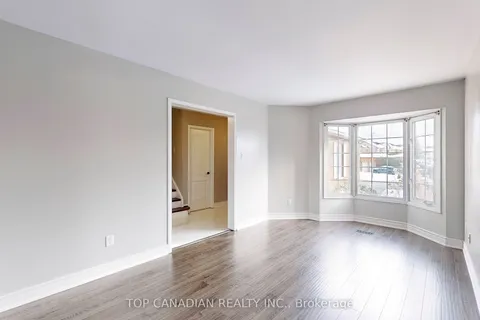 16 Old Colony Drive, Whitby, ON L1R 2A3