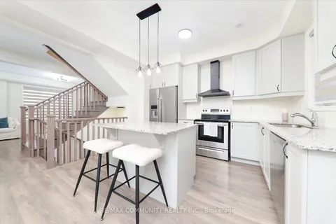 3316 Thunderbird Prom, Pickering, ON L1X 0N4