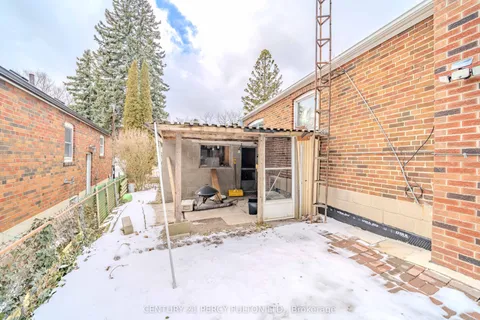 63 Midland Avenue, Toronto, ON M1N 3Z8
