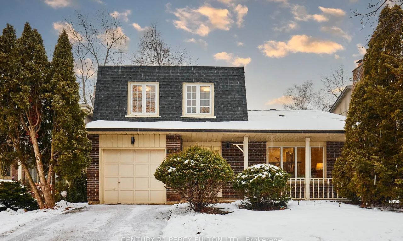 1816 Storrington St, Pickering, ON L1V 2Y5
