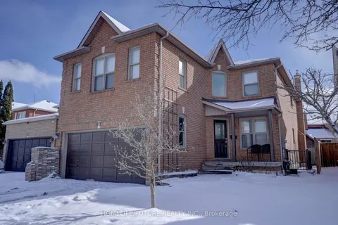 49 Rolling Acres Drive, Whitby, ON L1R 2A1