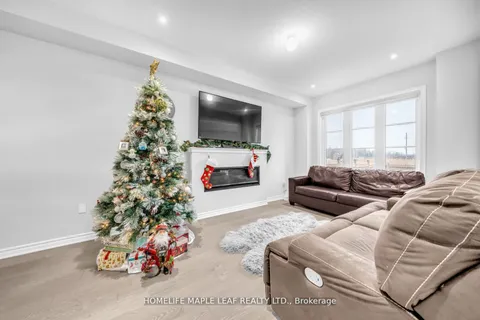 48 Peter Hogg Crt, Whitby, ON L1P 0N2