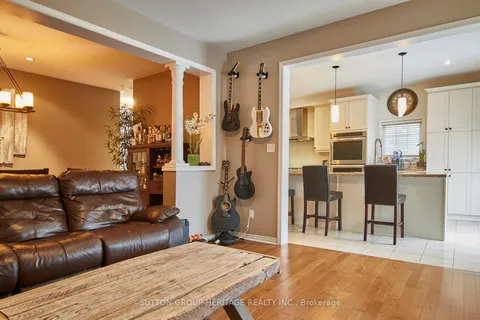 86 Edwin Carr St, Clarington, ON L1C 0R4