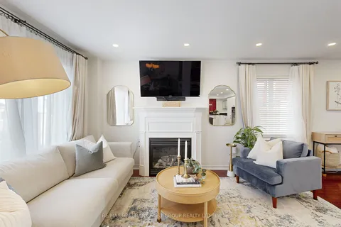 17 Shapland Cres, Ajax, ON L1Z 0K2