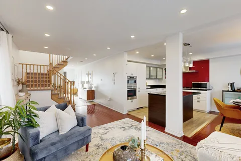 17 Shapland Cres, Ajax, ON L1Z 0K2