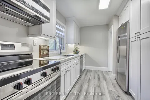 165 Ellesmere Rd, Toronto, ON M1R 4C7