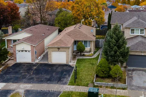 34 Mandrake St, Ajax, ON L1S 5H5