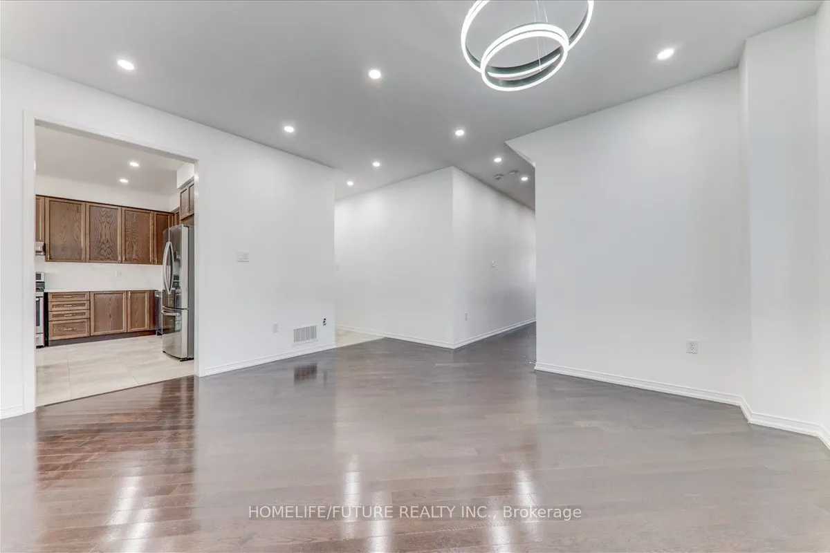 153 Windfields Farm Drive, Oshawa, ON L1L 0K2