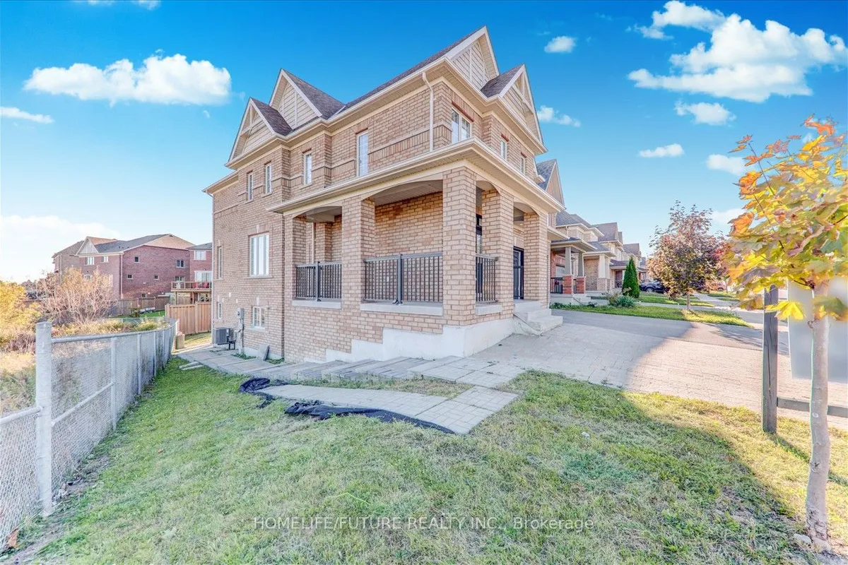 153 Windfields Farm Drive, Oshawa, ON L1L 0K2