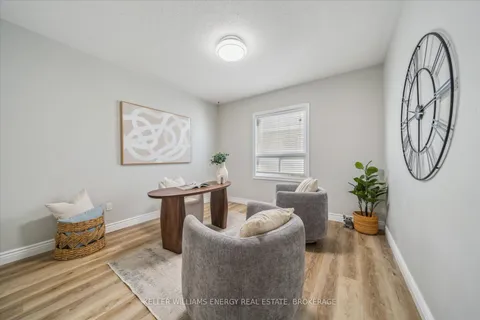 11 Brough Crt, Clarington, ON L1C 0B7